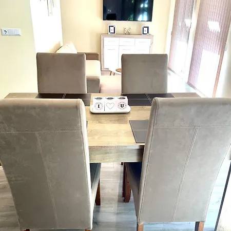 דירה франческа וארנה