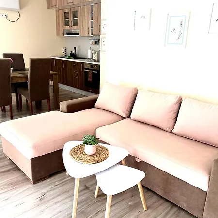франческа Apartment Warna